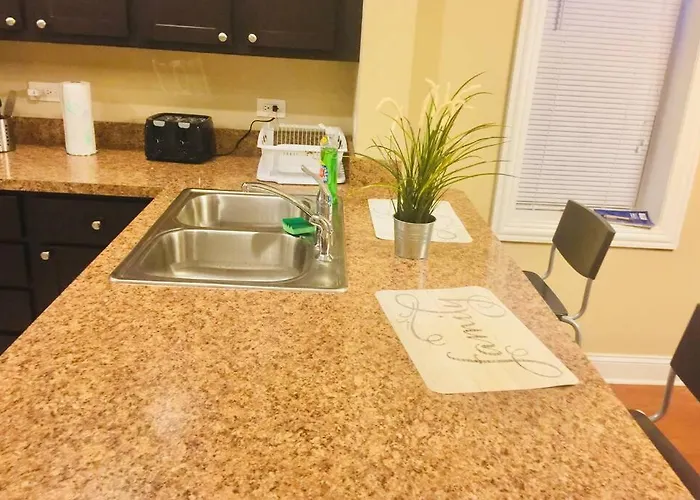 Entire Modern 2 Bedroom Apartamento